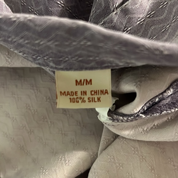 Tommy Bahama Button Down Short Sleeve Camp Shirt Sz Medium Plum - Picture 9 of 11